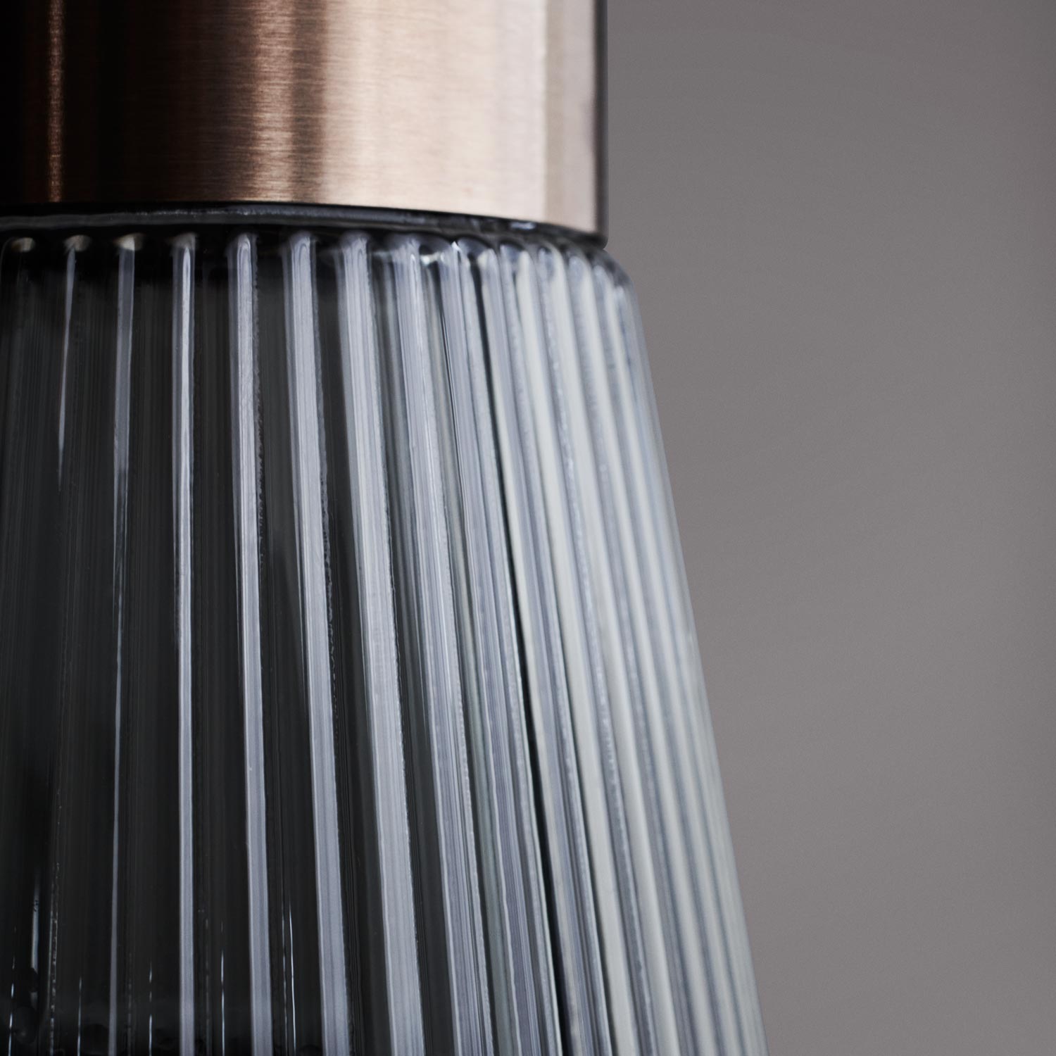 Karaffe_Grand_Cru_dark6 Wasserkaraffe Crand Cru dark Detail Rillen