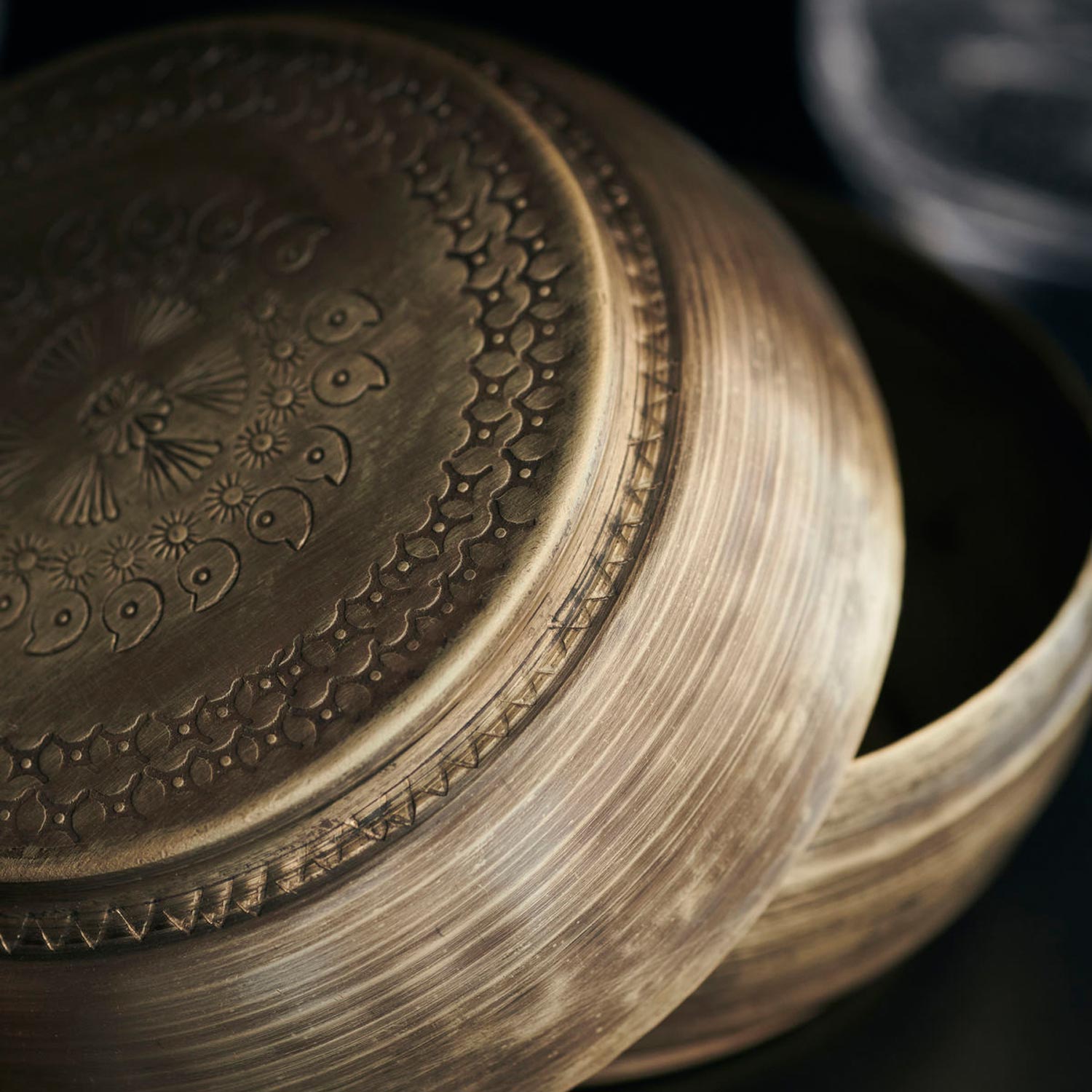 Runde-Schmuckdose-aus-Messing2