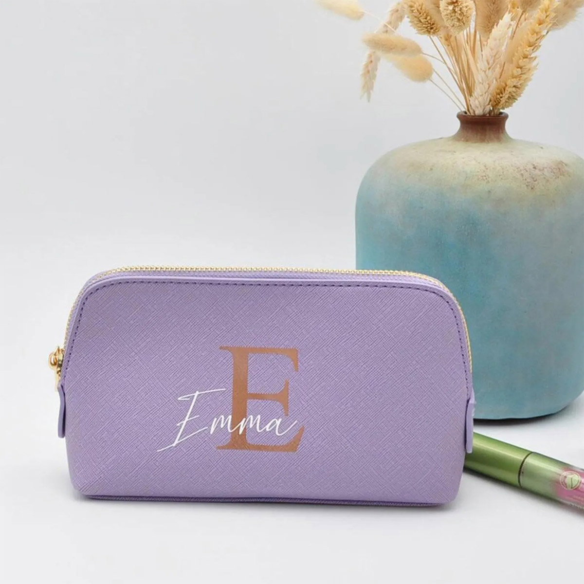 KT11_2 Kulturtasche mit Initial und Namen - Farbe: Lilac, Größe: M