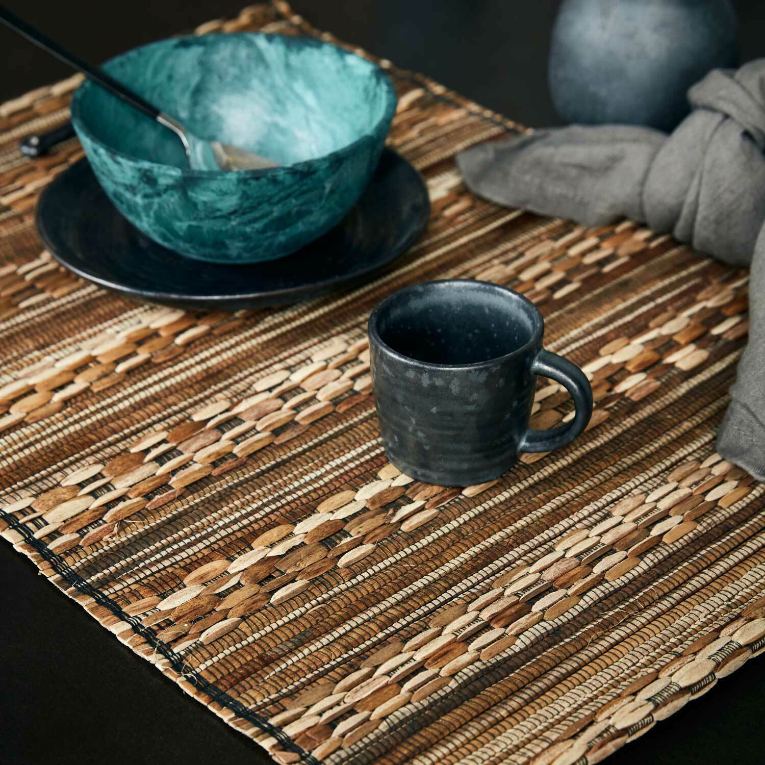 Platzdeckchen_HD261940020 Braunes Platzset aus natürlichem Rohstoff