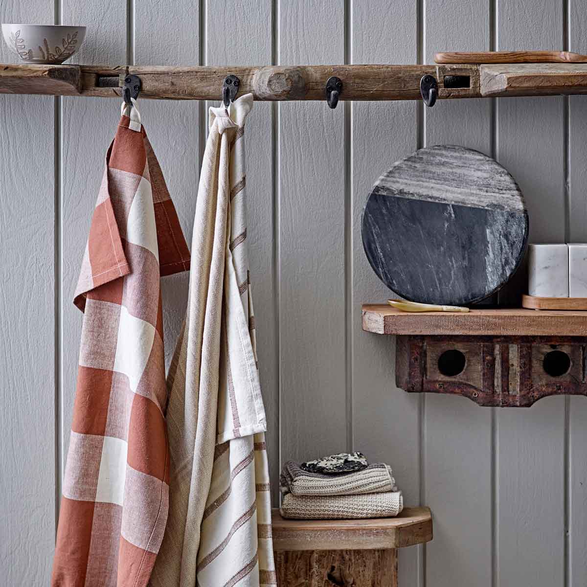 Garderobe_aus_Altholz_82056548_7