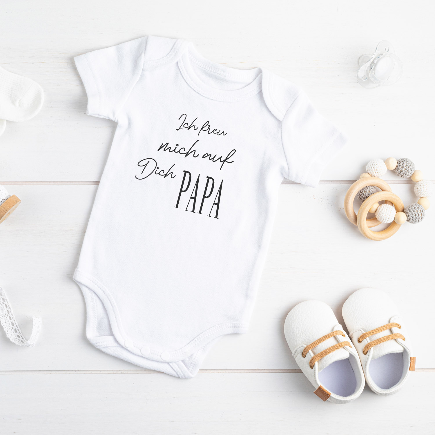 Geschenk für werdende Väter - Babybody Motiv Papa mit Deko