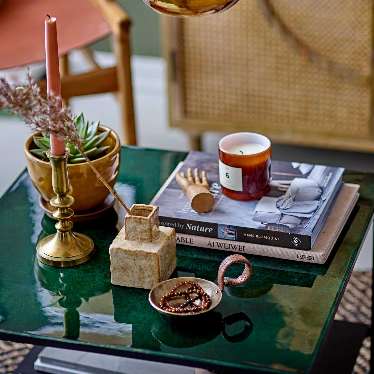 Haende_als_Schmuckstaender_82049852