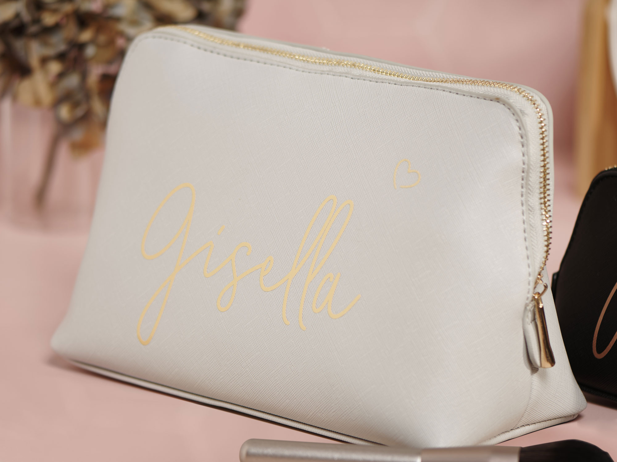 Kosmetiktasche_Name_2 Personalisierte Kosmetiktasche mit Herz - grosse Tasche