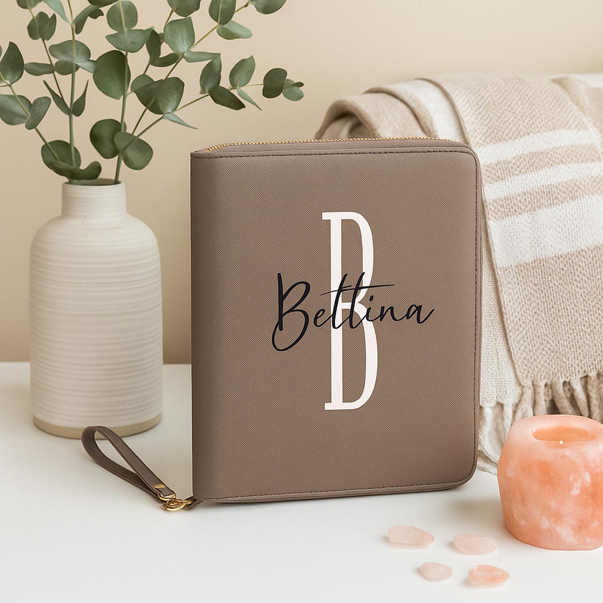 Personalisierter Reise-Organizer | Etui mit Name & Initial für Unterwegs | Geschenk für Reisende