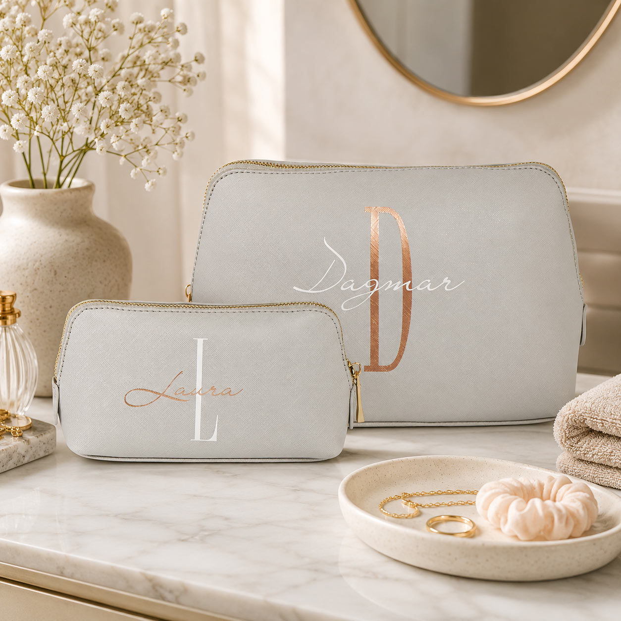 Personalisierte Schminktasche - Kulturtasche mit Initial & Namen - Beauty Bag mit Wunschnamen