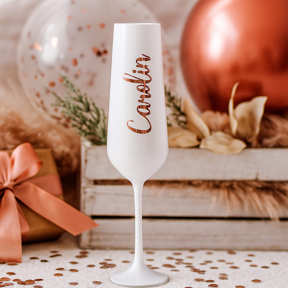 Personalisiertes Sektglas Weiß – Champagnerglas Kristallglas mit Namen, Hochzeitsgeschenk & Trauzeugin Geschenk