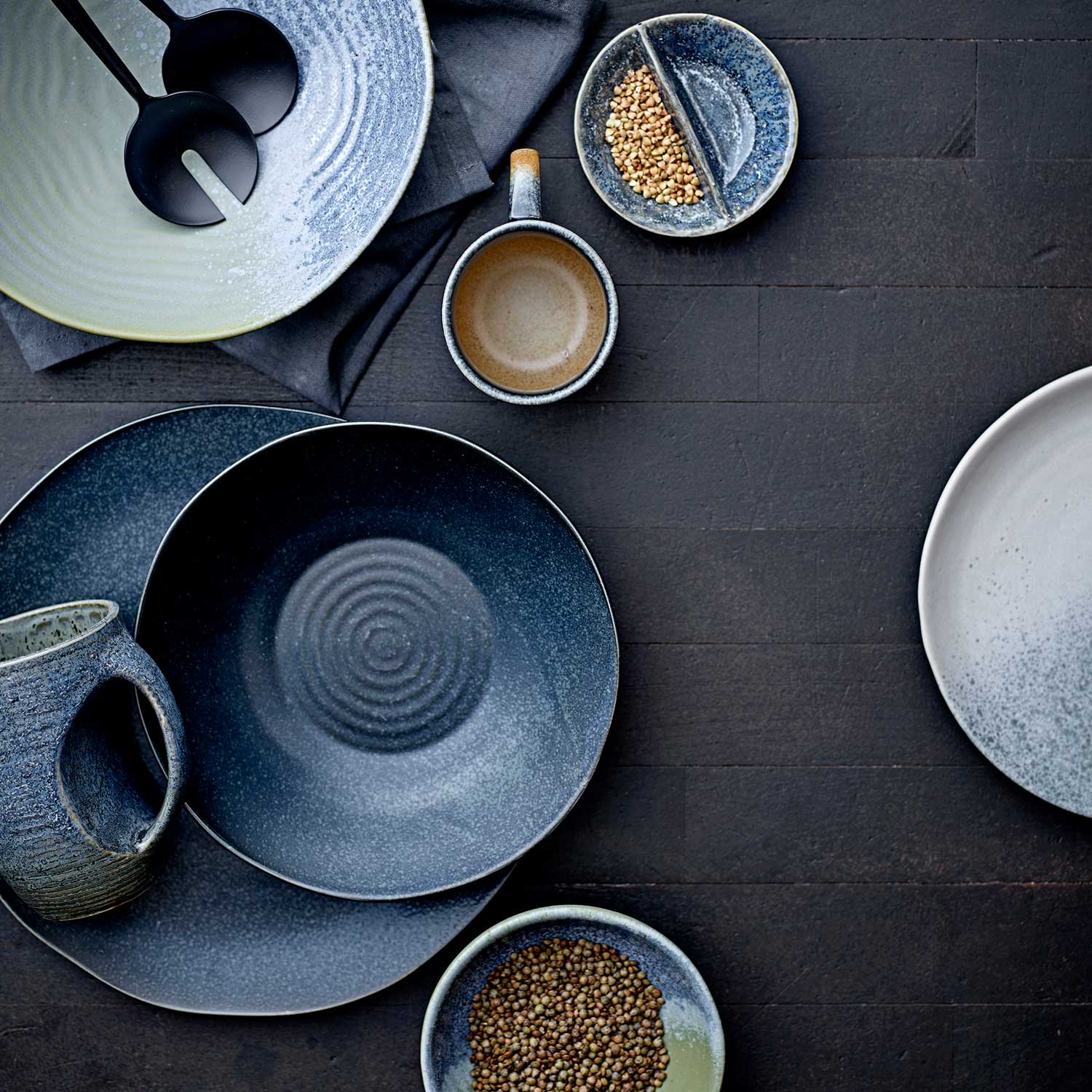 82047386_21 Aura Serving Bowl, Blue, Stoneware