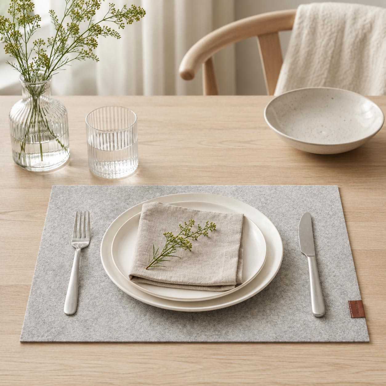 Platzset aus 100% Wollfilz | Rechteckiges Tischset aus Merinowolle mit Lederlabel