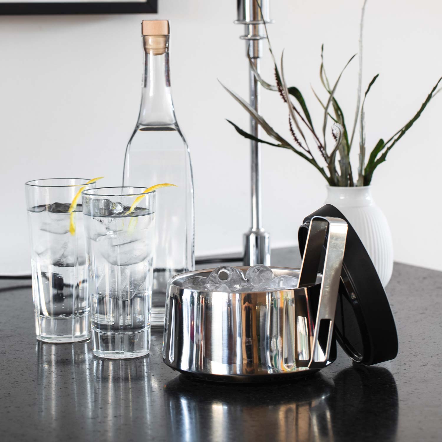 Eisbehaelter_Grand_Cru_Rosendahl7 Grand Cru Eisbehälter von Rosendahl mit Flasche und Glas