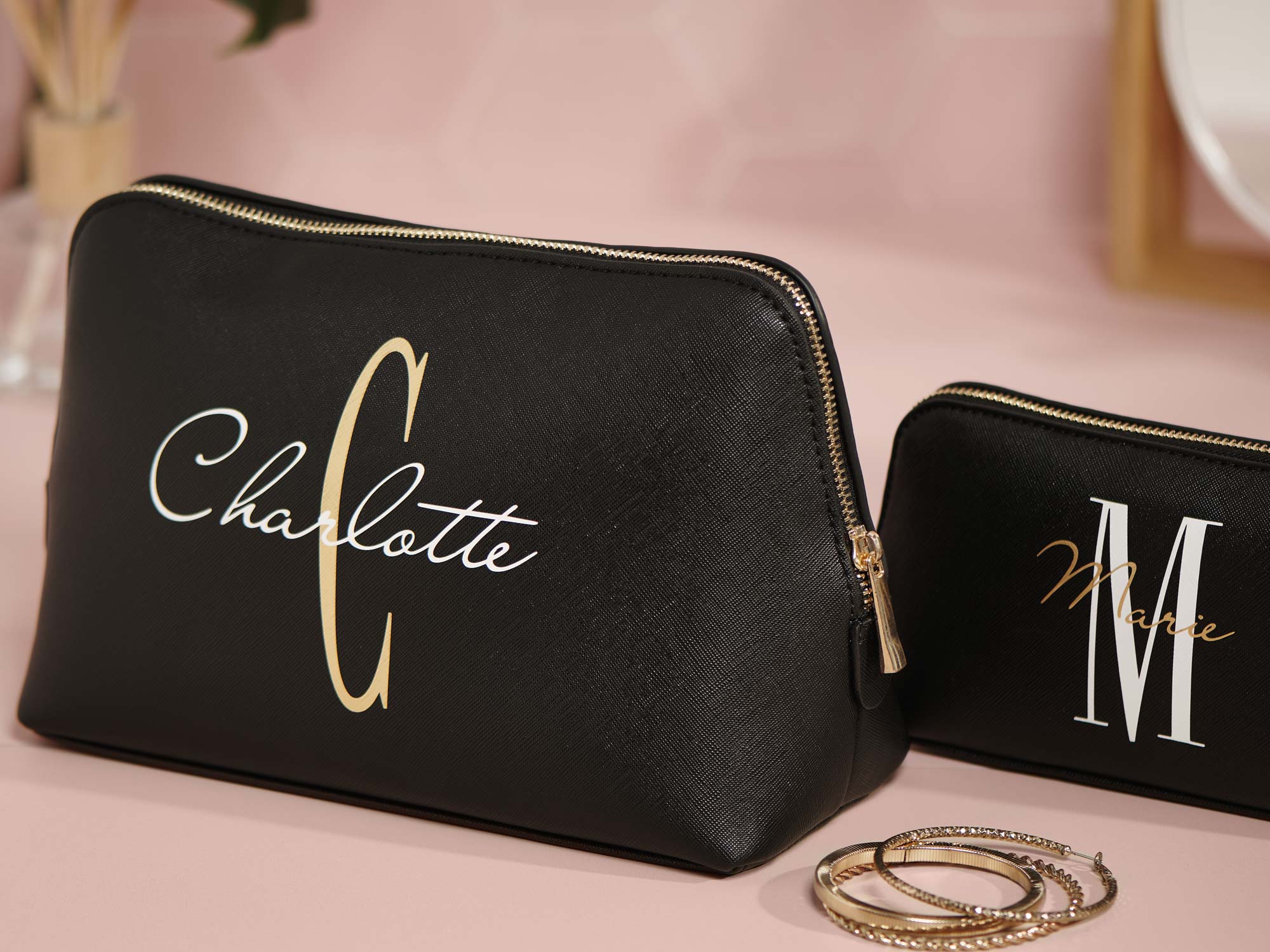 Personalisierte-KulturtascheInitial_2 Kosmetiktasche mit Initial und Name - grosse Tasche