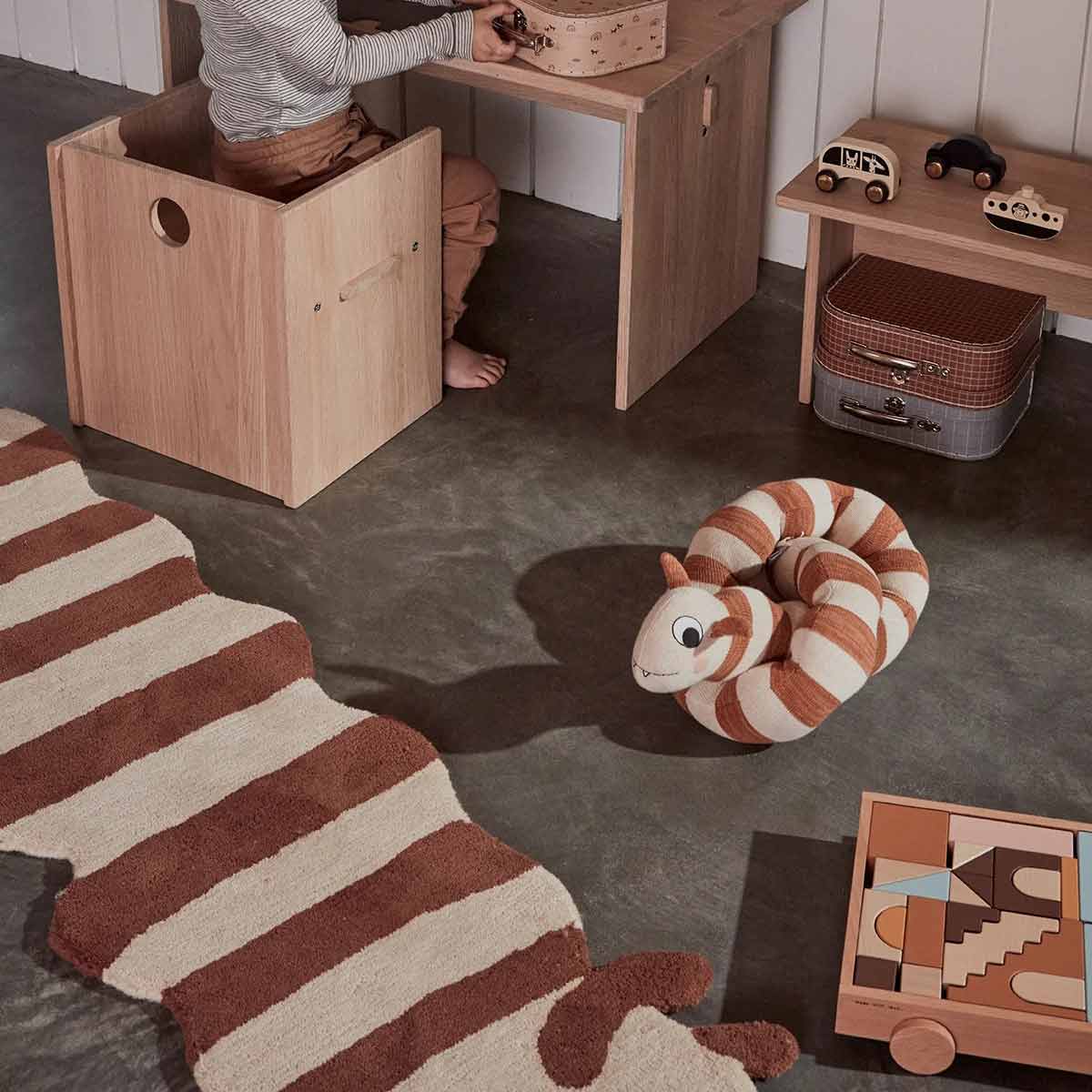 teppich_raupe_oyoy_4 OYOY - Spielteppich Kinderzimmer