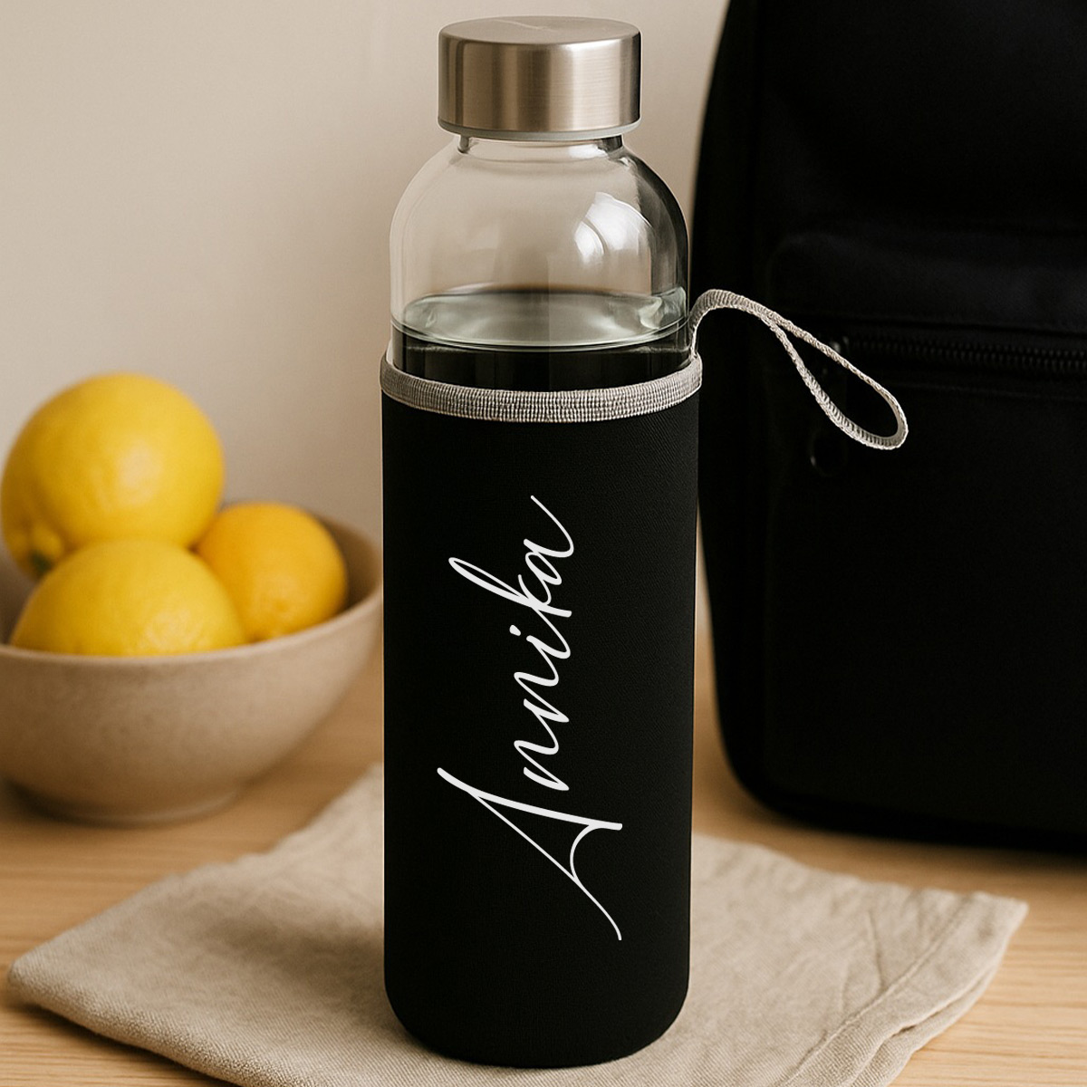 Glas-Trinkflasche 750 ml – mit personalisierter Neoprenhülle & Edelstahldeckel | Personalisierte Glasflasche mit Neoprenhülle Glas-Trinkflasche 750 ml – mit personalisierter Neoprenhülle & Edelstahldeckel | Personalisierte Glasflasche mit Neoprenhülle