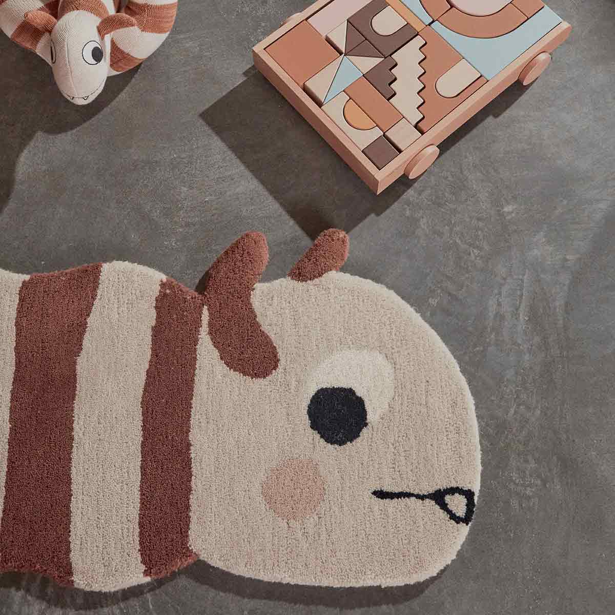 teppich_raupe_oyoy_3 OYOY - Vorleger Spielzimmer