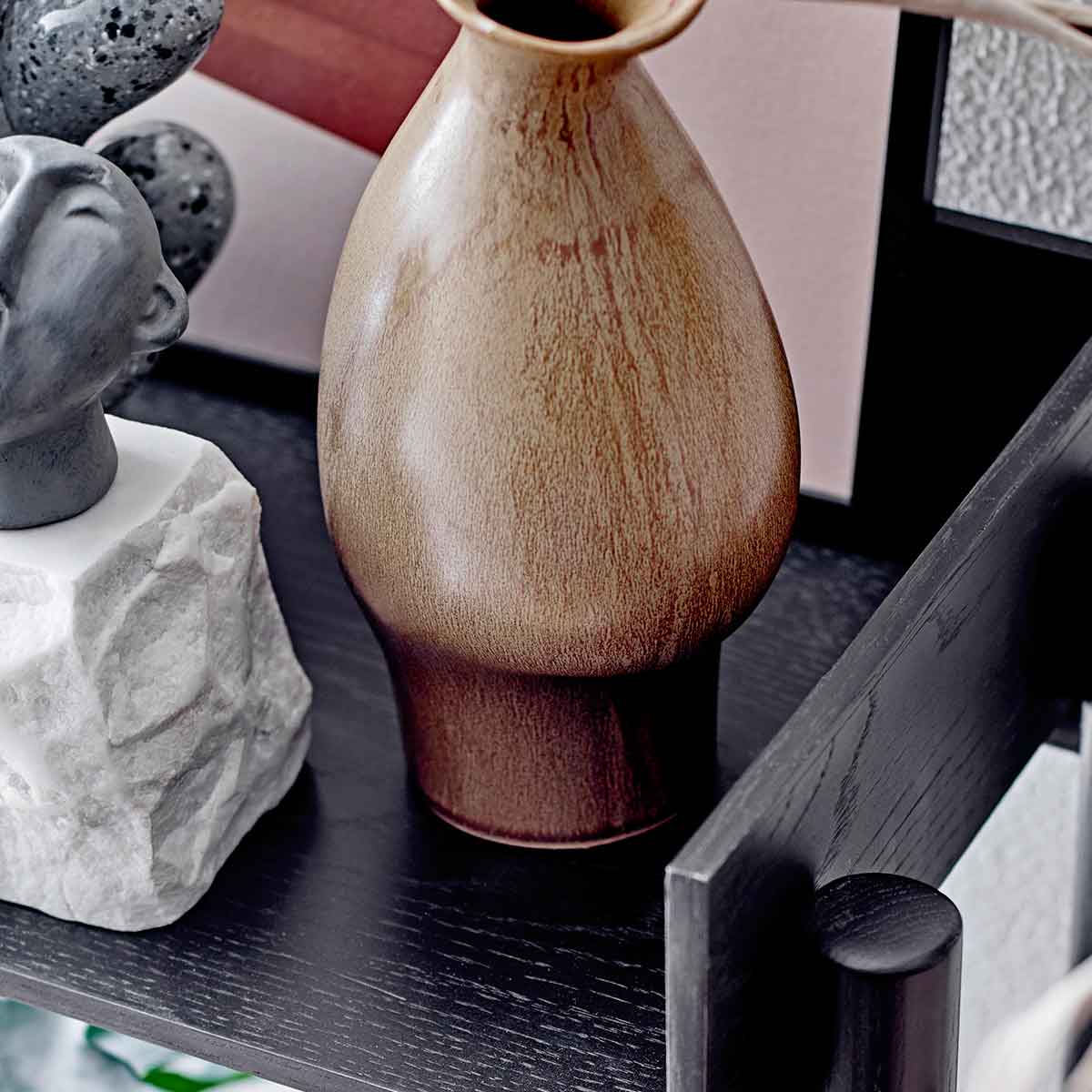 Braune_Blumenvase_Celin_5 Braune Blumenvase in organischer Form - Ansicht von Oben
