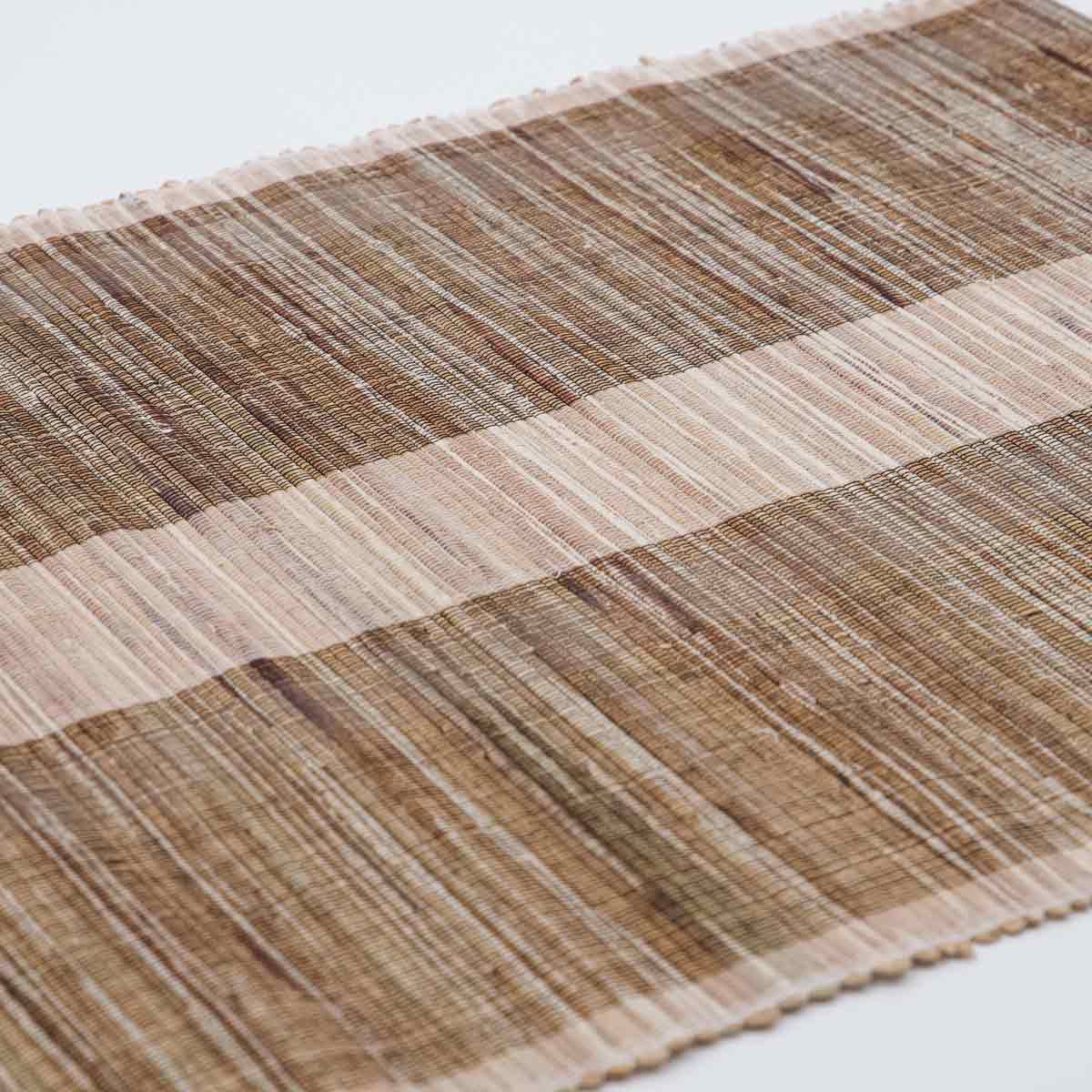 Platzset_Bols_261941010_1 4tlg. Platzset aus brauner geflochtener Wasserhyazinthe - seitlich auf dem Tisch liegend