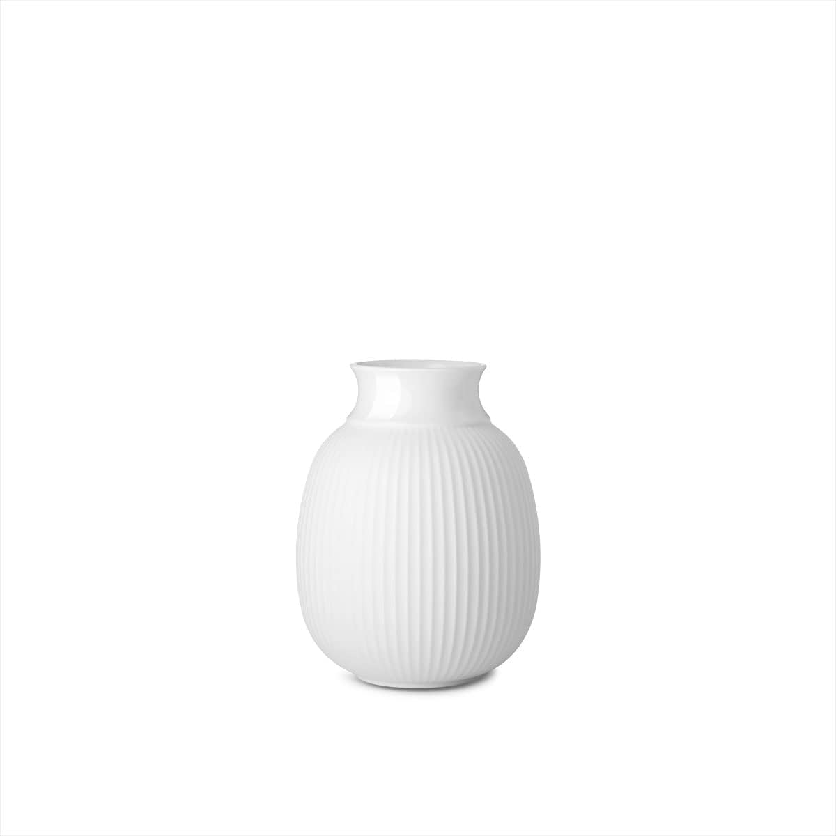 Lyngby Porcelæn - Weisse Blumenvase Curve mit klassischen Rillen